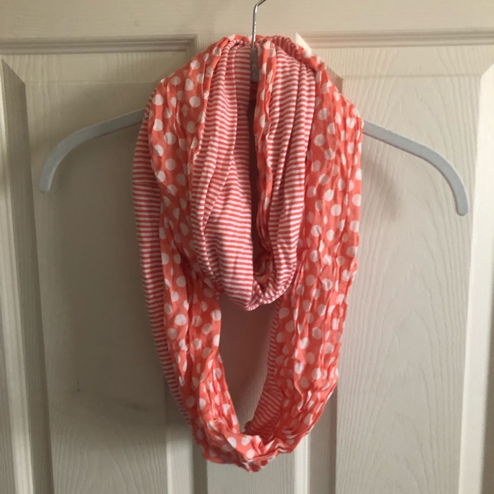 Women’s scarf